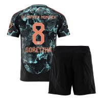 Bayern Munich Leon Goretzka #8 Bortedraktsett Barn 2024-25 Kortermet (+ Korte bukser)